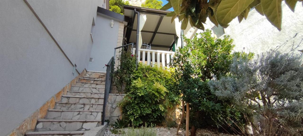 Apartment Adrian Omiš Εξωτερικό φωτογραφία
