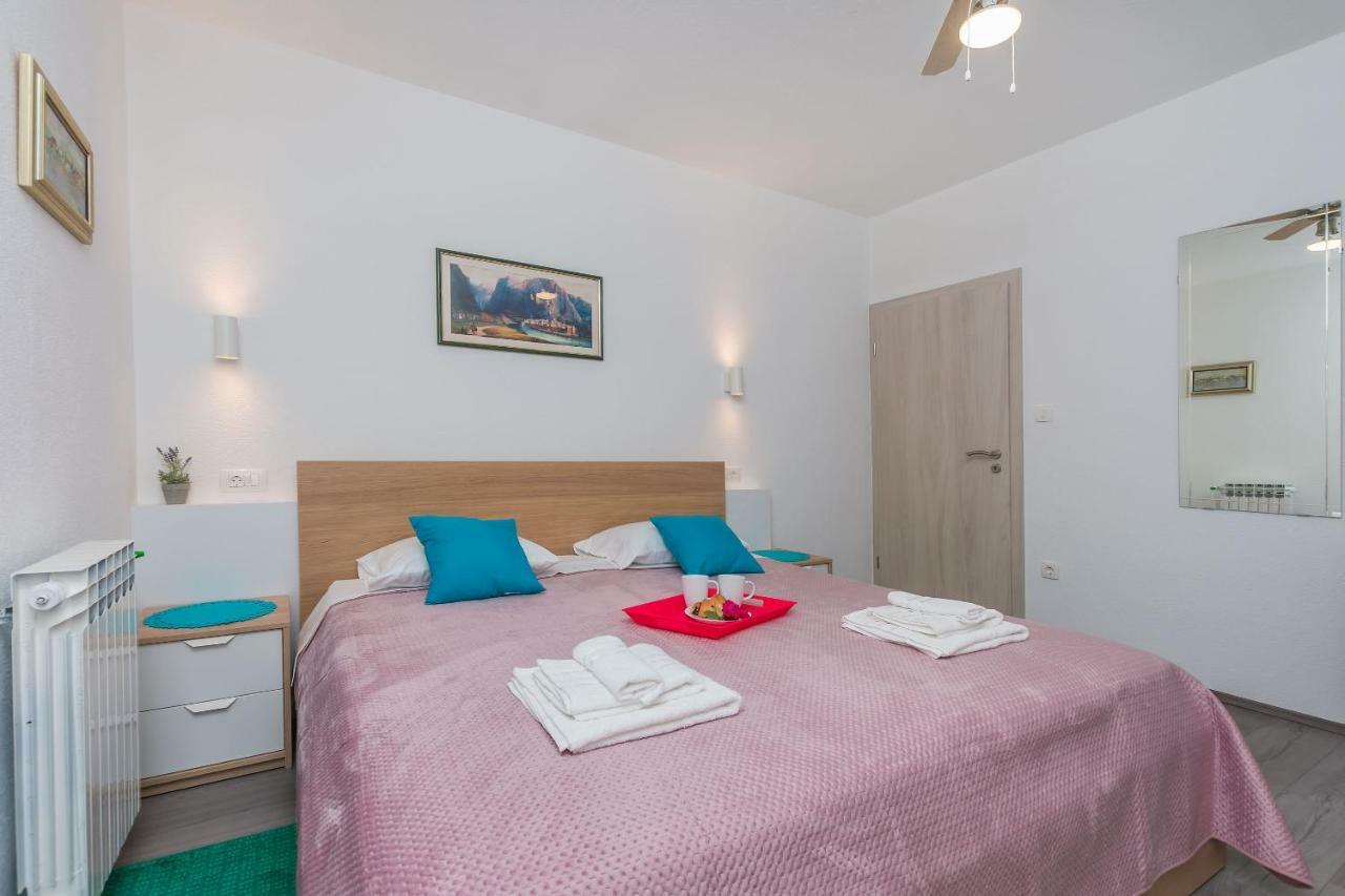 Apartment Adrian Omiš Εξωτερικό φωτογραφία
